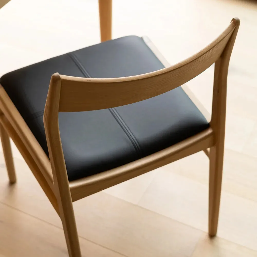 Eclipse Dining Chair - Oak / Black Leather